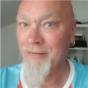 Angehender Buchautor mit den erforderlichen Anforderungen